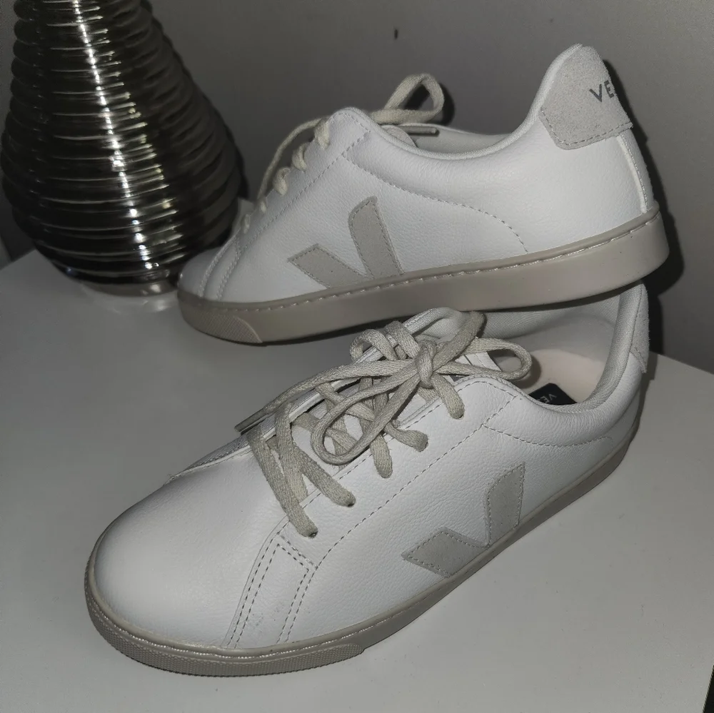 Veja Urca Sneaker - Picture 5 of 6